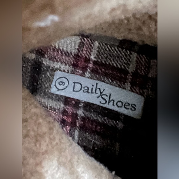 Daily Shoes Duck Boots. Waterproof. Women Size 9 - Picture 6 of 6